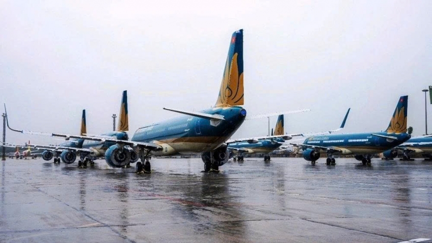 Typhoon Bualoi grounds flights, shuts down airports across central Vietnam